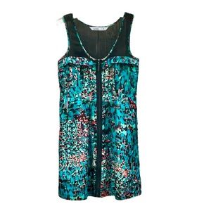 Kensie Dress. Mid Length Empire Waist Beautiful Design. Size 6